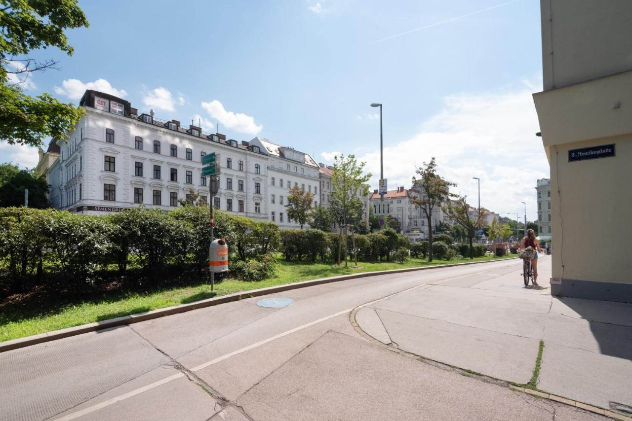 Vorgarten - Central, New And Stylish For Your Comfortable In