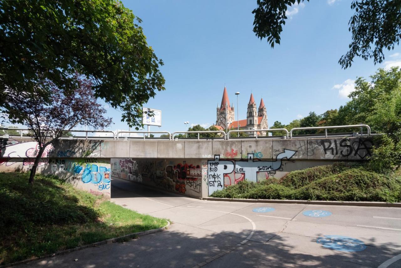 Apartment Vorgarten - Central, New And Stylish For Your Comfortable In