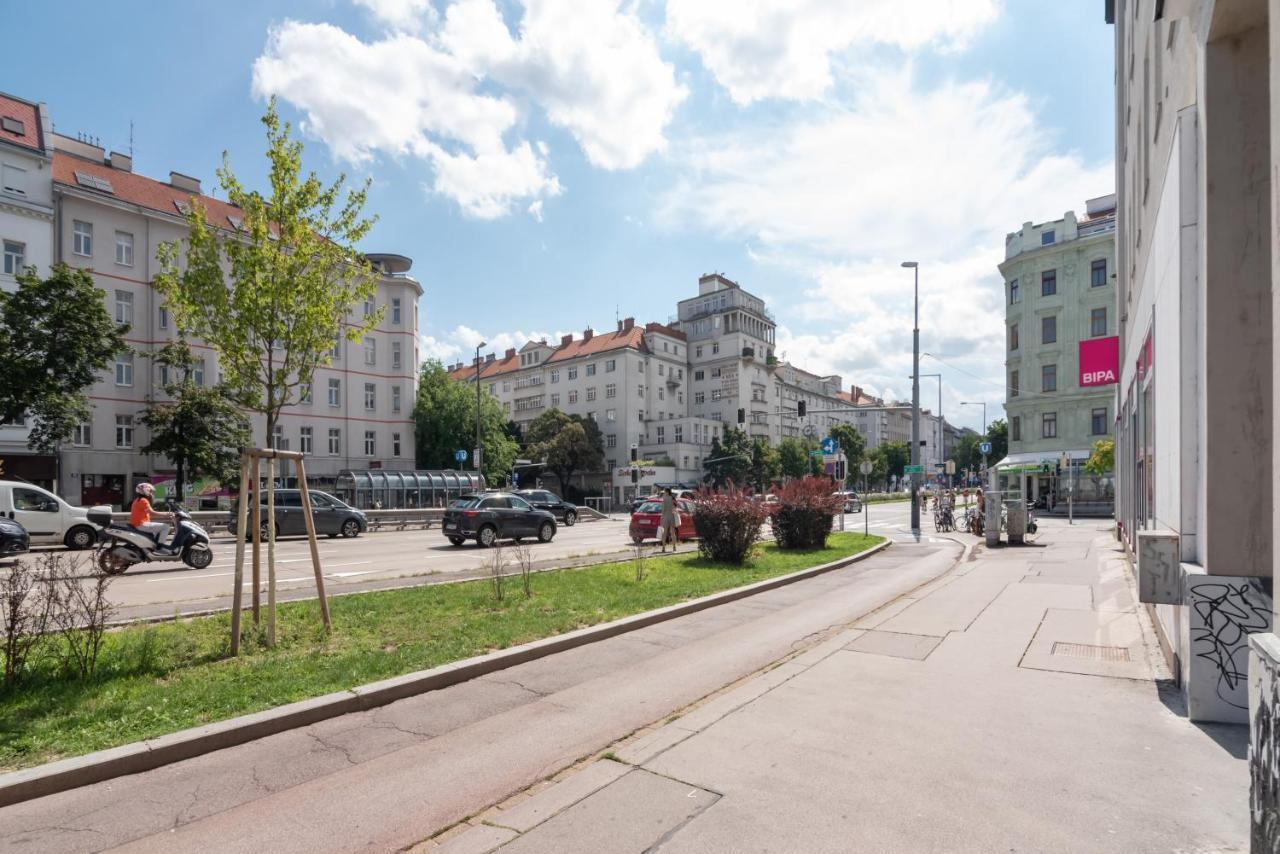 Vorgarten - Central, New And Stylish For Your Comfortable In *